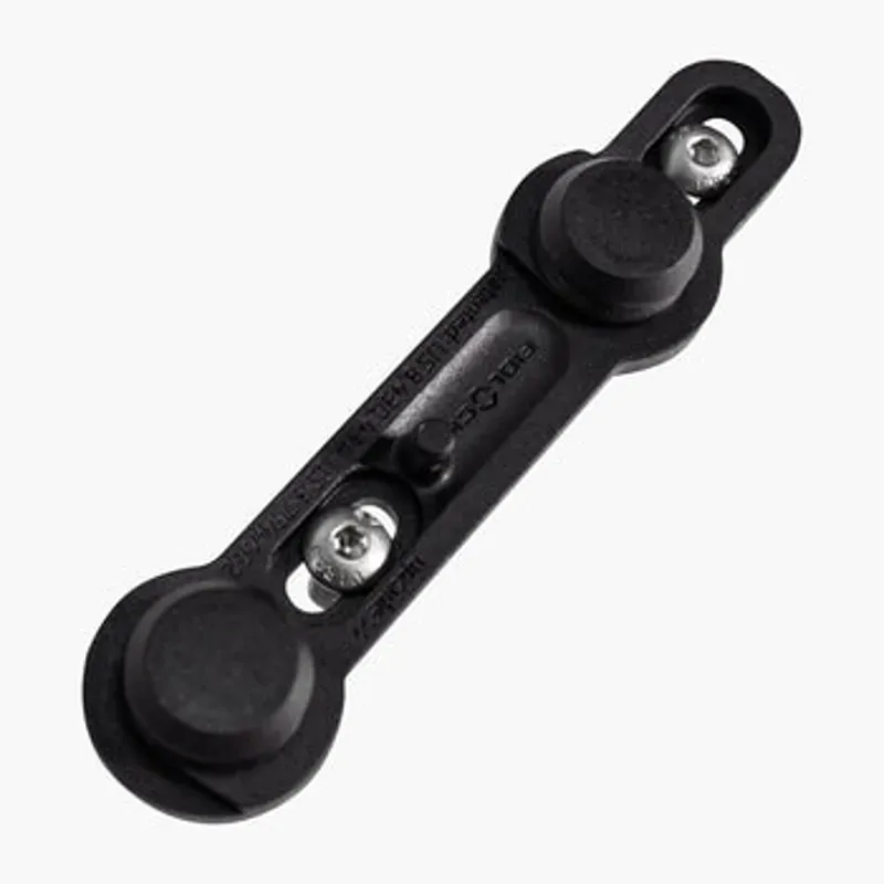 MUC-OFF X FIDLOCK TWIST BOTTLE 590ML AND BASE-5