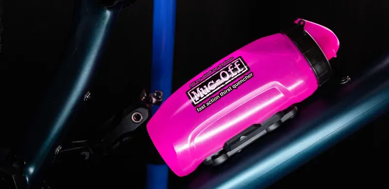 MUC-OFF X FIDLOCK TWIST BOTTLE 590ML AND BASE-6