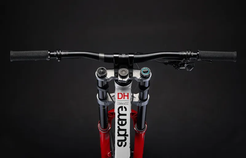 COMMENCAL SUPREME DH V5 XS PURE WHITE-1