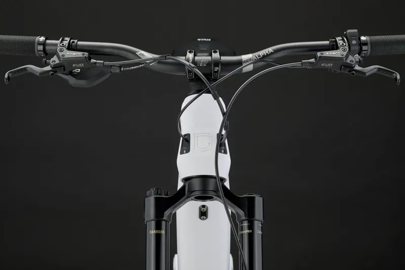 COMMENCAL META POWER SX 800 ROCKSHOX PURE WHITE-2
