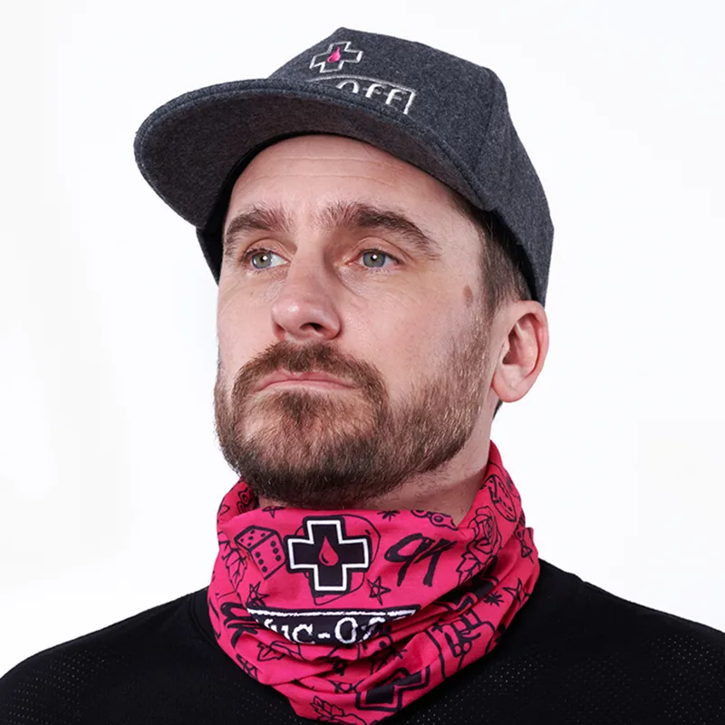 Muc-Off Lightweight Neck Gaiter Pink Punk --1