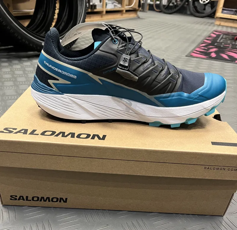 SALOMON THUNDERCROSS MENS CARBON/TAHIDE/PEACOCK BLUE SIZE 9